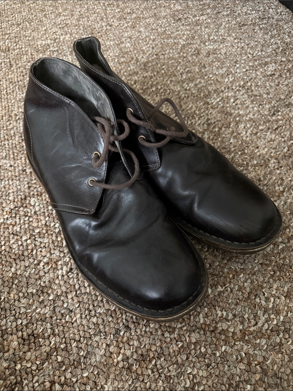 UGG Men's Dark Brown Leather Chukka Boots